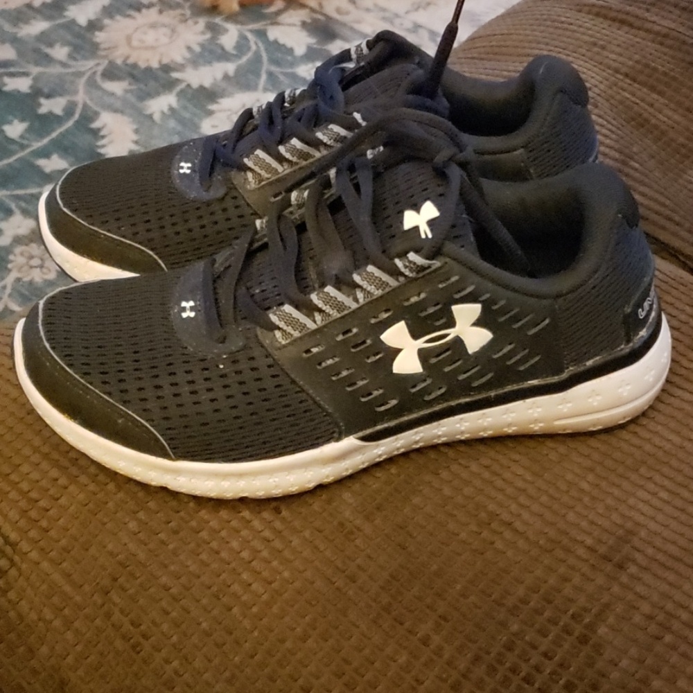 Under armour size 7.5 sneaker